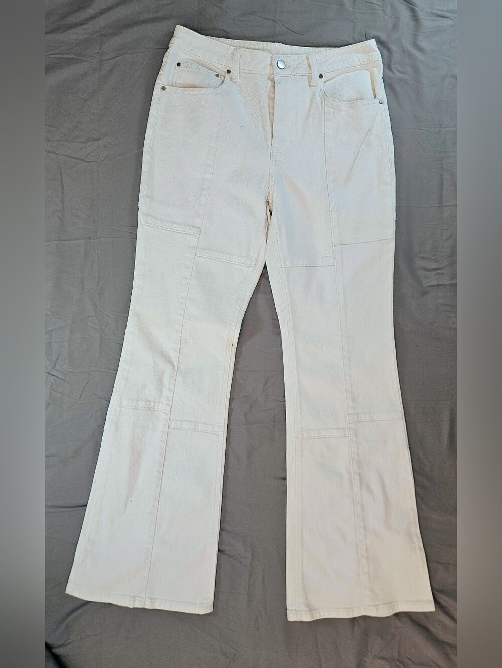 No Boundaries Juniors White High Rise Five Pocket Flare Leg Jeans Size 11
